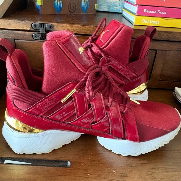 Puma Women's Burgundy Sneakers with Gold Details - Picture 3 of 5